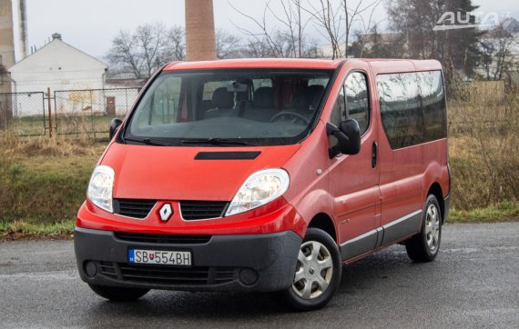 Renault Trafic 2.0 dCi 16V Passenger / 84kW / AJ NA SPLÁTKY / PROTIÚČET