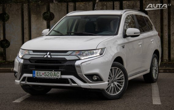 Mitsubishi Outlander 2.4l PHEV CVT / AJ NA SPLÁTKY / PROTIÚČET /