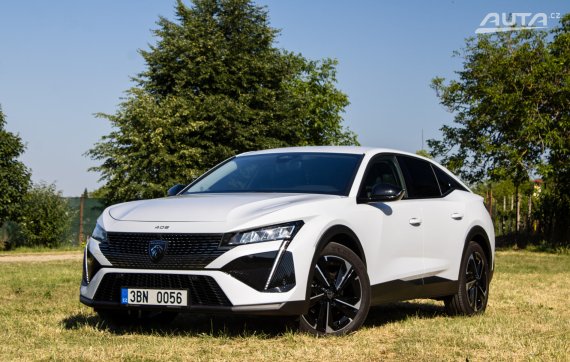 Peugeot 408 hybrid