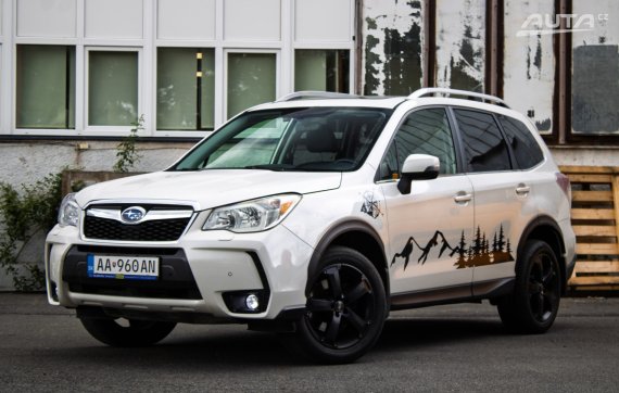 Subaru Forester 2.0i XT CVT Sport NAVI 177kW / NA SPLÁTKY / NA PROTIÚČET