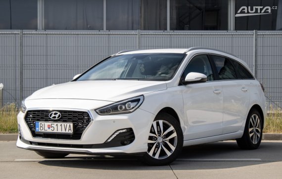 Hyundai i30 CW 1.6 CRDi Family / 100kW / A7 / ZÁRUKA / AJ NA SPLÁTKY / PROTIÚČET