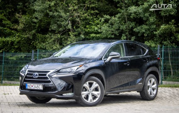Lexus NX 300h Prestiege E-CVT E-Four, 114kW / AJ NA SPLÁTKY / PROTIÚČET /