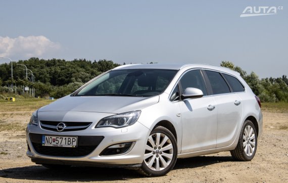 Opel Astra Sport Tourer 1.4 Turbo Cosmo / 103kW / M6 / ZÁRUKA / AJ NA SPLÁTKY / PROTIÚČET