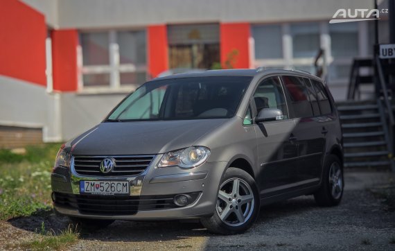 Volkswagen Touran 1.9 TDI Highline / 77kW / M6 / AJ NA SPLÁTKY / PROTIÚČET