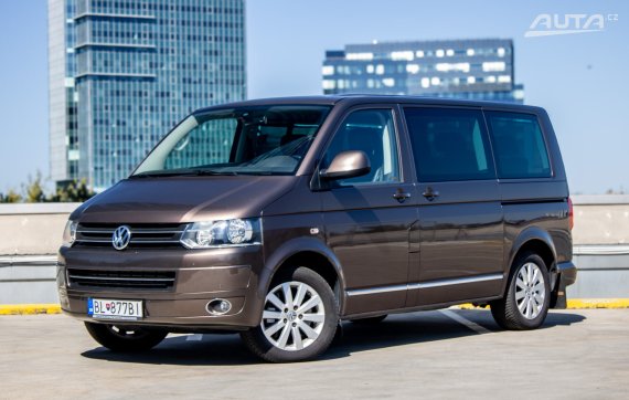 Volkswagen Multivan T5 2.0 TDi Highline MT/6 132kW - 7 Miest / AJ NA SPLÁTKY / PROTIÚČET