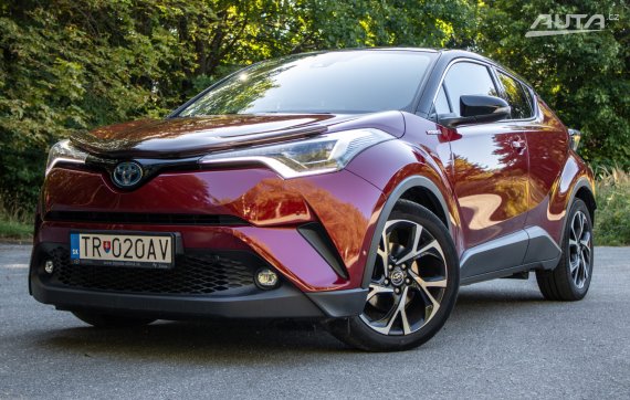 Toyota C-HR 1.8 Hybrid Selection / 72kW / CVT / ZÁRUKA / AJ NA SPLÁTKY / PROTIÚČET
