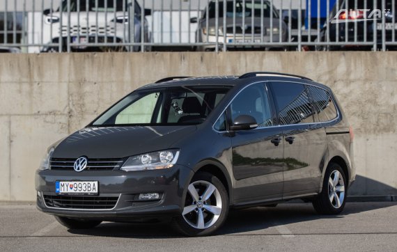 Volkswagen Sharan 2.0 TDI BMT / 7 Miest / 103kW / M6 / ZÁRUKA / AJ NA SPLÁTKY / PROTIÚČET