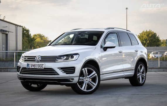 Volkswagen Touareg II 3.0 V6 TDI BMT 4MOTION R-Line, 193kW, A8 / AJ NA SPLÁTKY / PROTIÚČET /