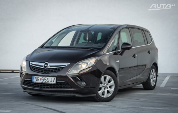 Opel Zafira Tourer Cosmo 1.6 CDTI, 100 kW, M6, 7 miest / AJ NA SPLÁTKY / PROTIÚČET /