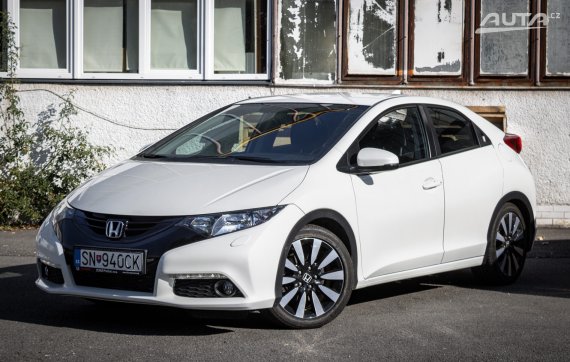 Honda Civic 1.8 i-VTEC, 104kW, M6 / AJ NA SPLÁTKY / PROTIÚČET /