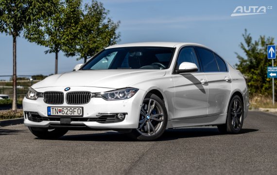 BMW Rad 3 335i 2013 225kW AT/8 / AJ NA SPLÁTKY / PROTIÚČET