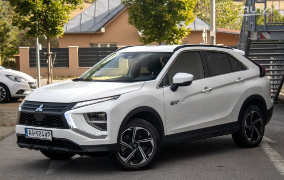 Mitsubishi Eclipse Cross 2.4 MIVEC PHEV / 138kW / CVT / ZÁRUKA / AJ NA SPLÁTKY / PROTIÚČET