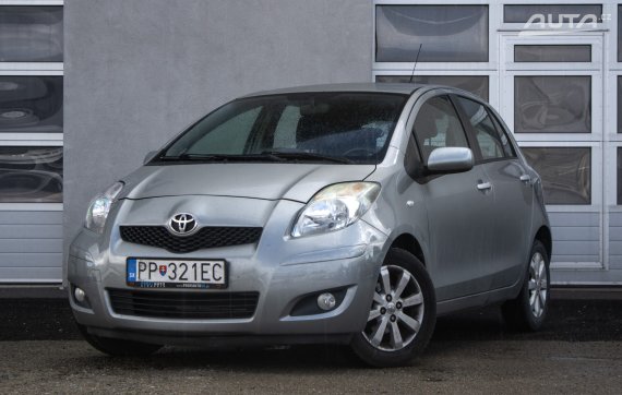 Toyota Yaris 1.0I VVT-i Dream / 51kW / M5 / ZÁRUKA / AJ NA SPLÁTKY / PROTIÚČET