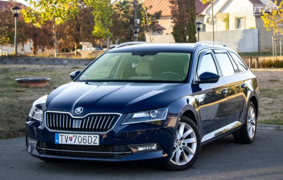 Škoda Superb Combi 2.0 TDI Laurin &amp; Klement / 140kW / M6 / ZÁRUKA / AJ NA SPLÁTKY / PROTIÚČET