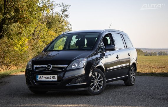 Opel Zafira Tourer 1.8 ECOTEC 140k, 103 kW, M5, 5d. / AJ NA SPLÁTKY / PROTIÚČET /