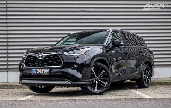 Toyota Highlander 2022 140kW CVT/1 4x4 -7 Miest / AJ NA SPLÁTKY / PROTIÚČET