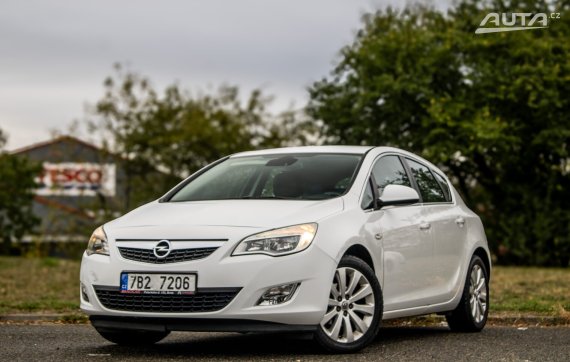 Opel Astra J 1.6 2010 85kW