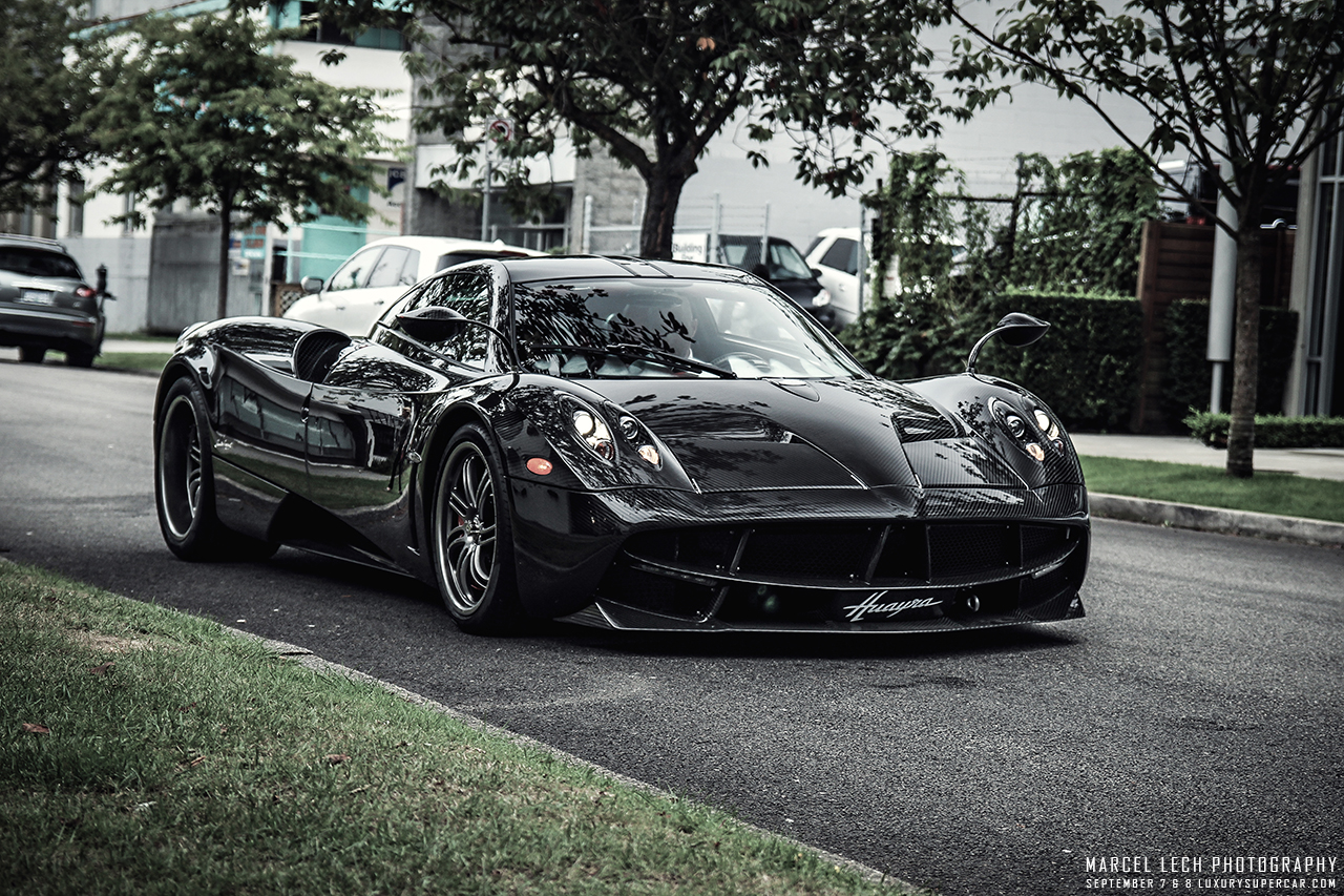 Pagani Huayra Carbon edition